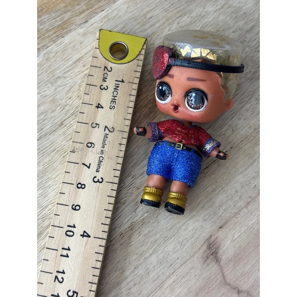 LOL Surprise Sparkle Series Independent Queen Doll MGA Glitterati Red Blue Gold